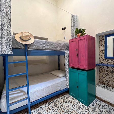 Hostel Candelaria Валядолид Екстериор снимка
