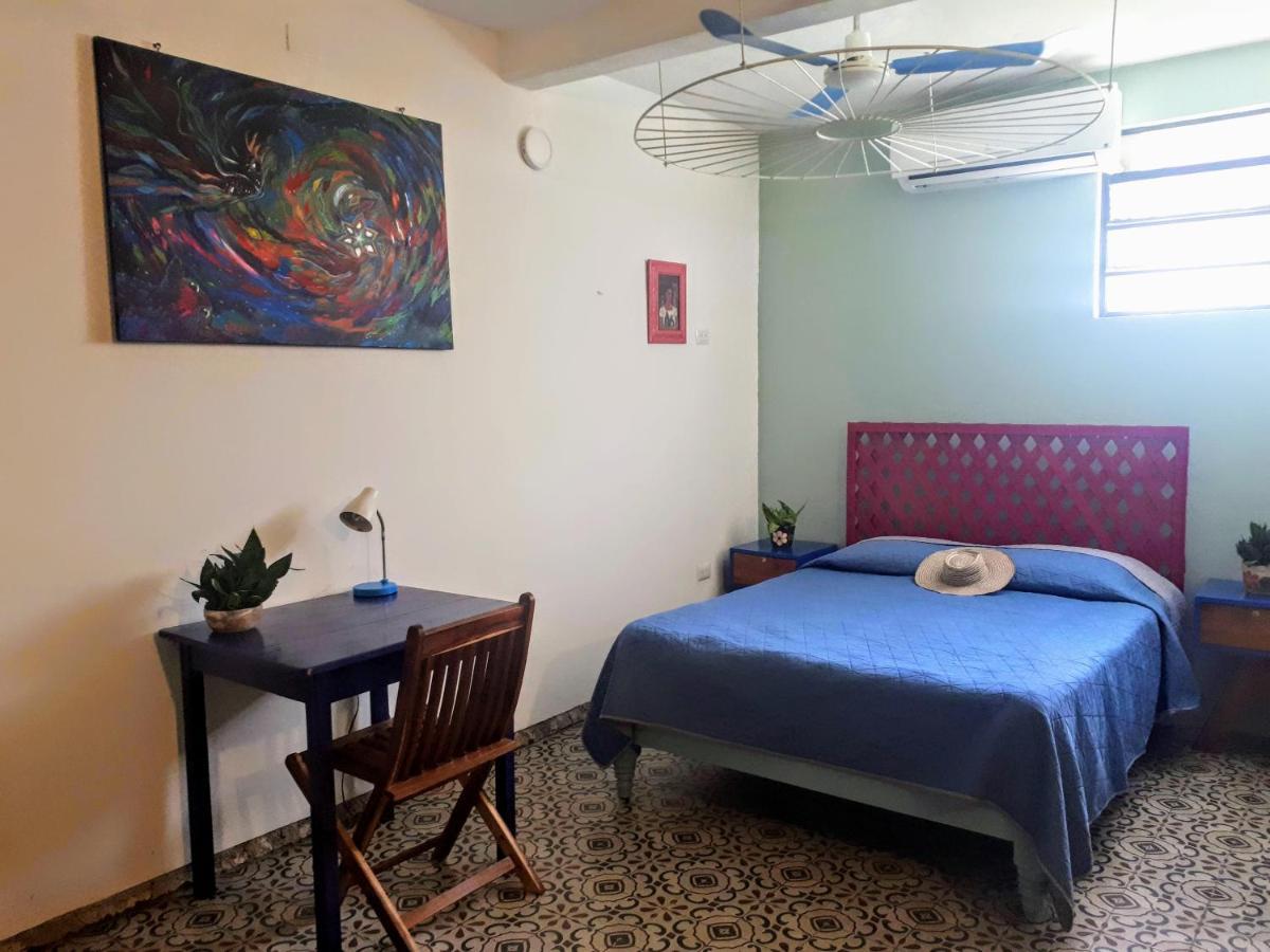 Hostel Candelaria Валядолид Екстериор снимка