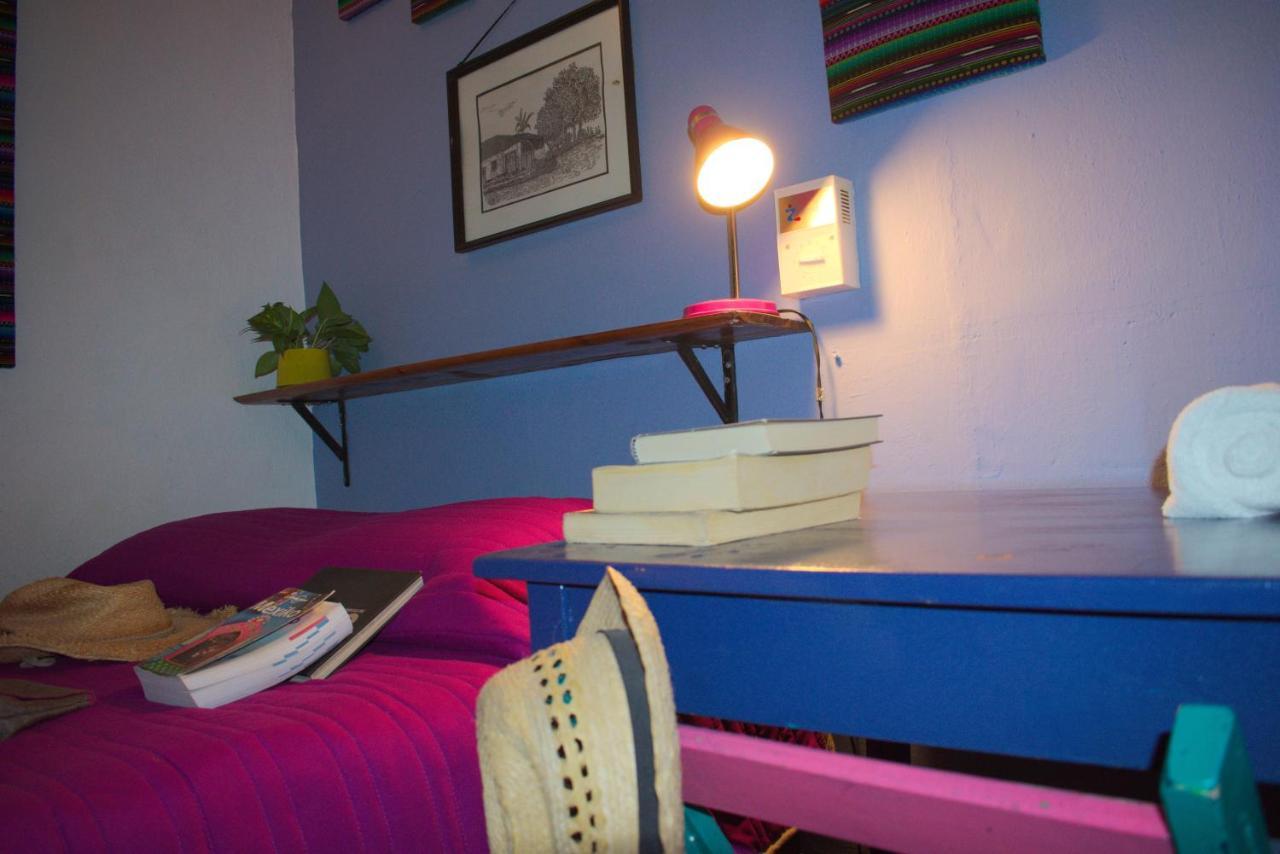 Hostel Candelaria Валядолид Екстериор снимка