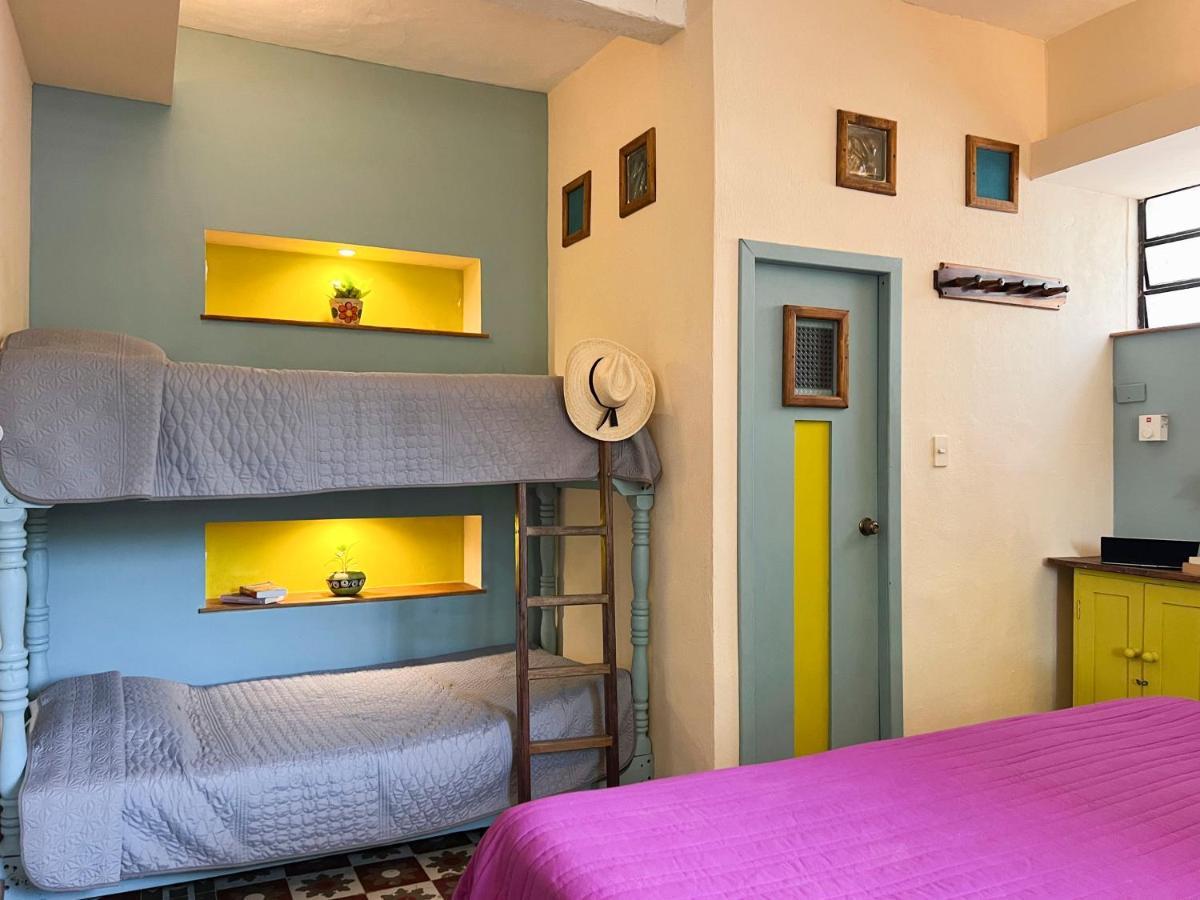 Hostel Candelaria Валядолид Екстериор снимка