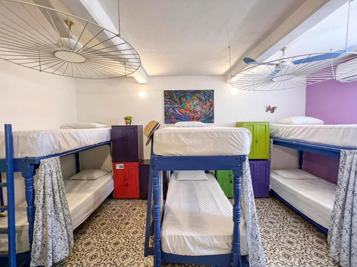 Hostel Candelaria Валядолид Екстериор снимка
