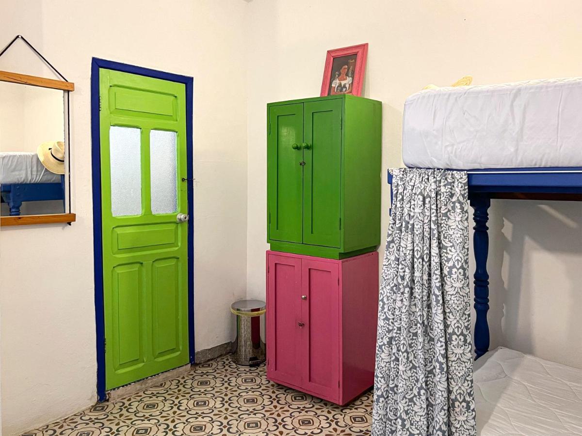 Hostel Candelaria Валядолид Екстериор снимка