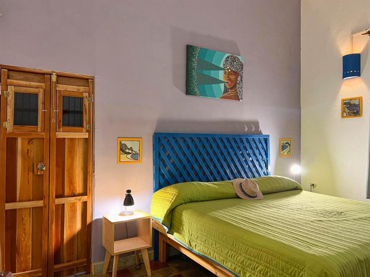 Hostel Candelaria Валядолид Екстериор снимка
