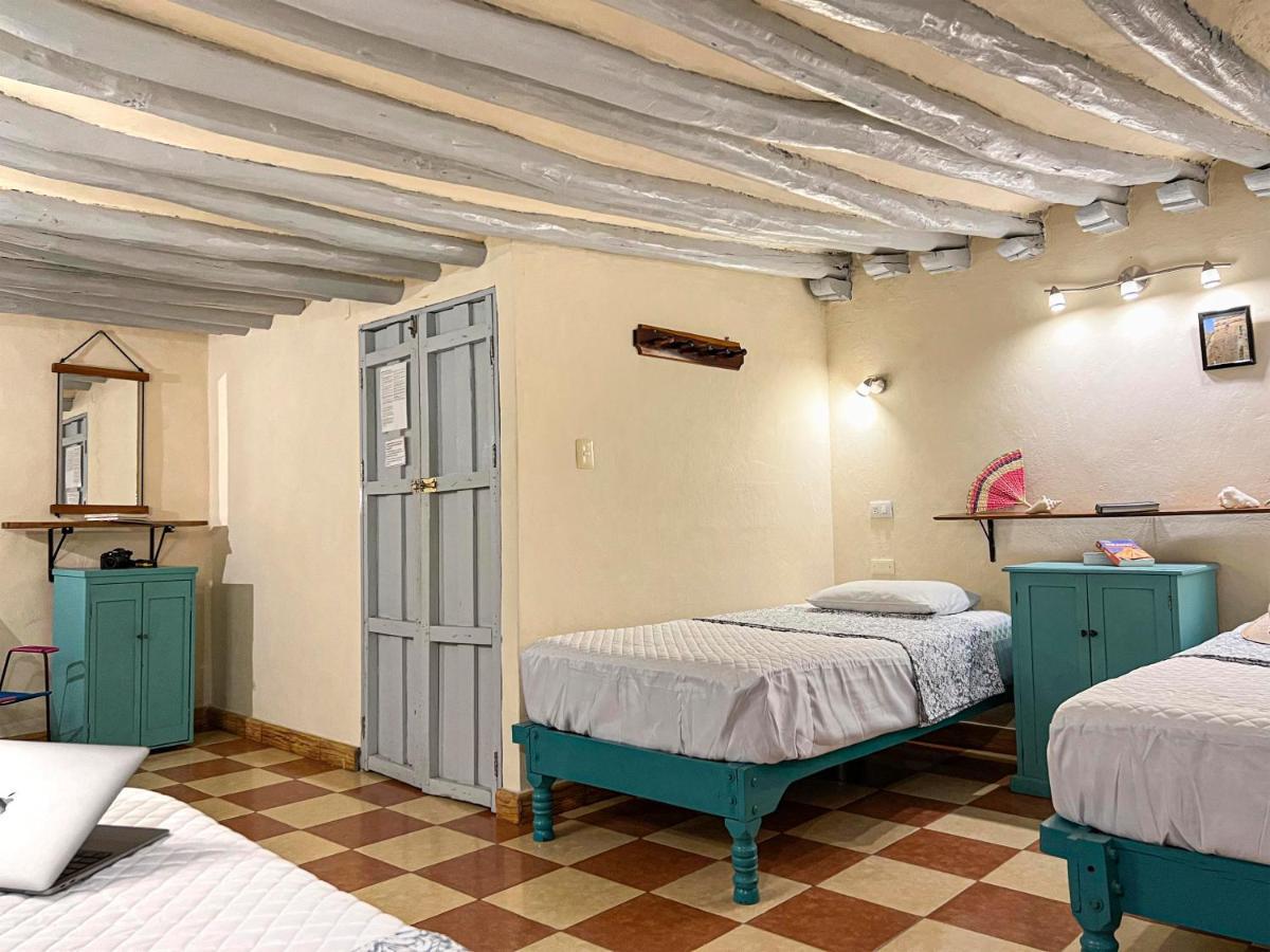 Hostel Candelaria Валядолид Екстериор снимка