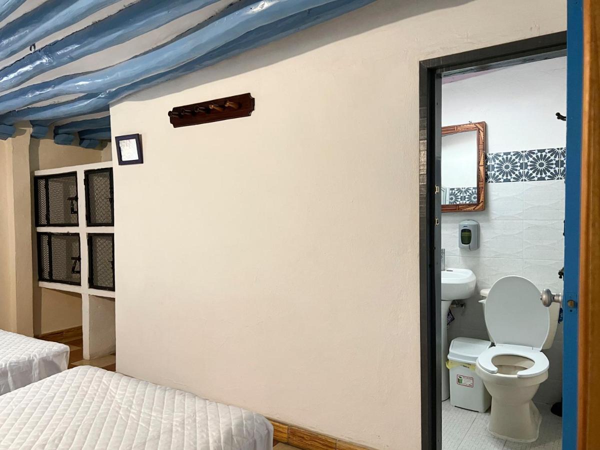 Hostel Candelaria Валядолид Екстериор снимка