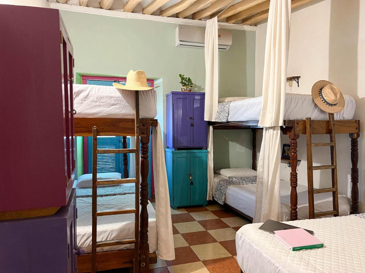 Hostel Candelaria Валядолид Екстериор снимка