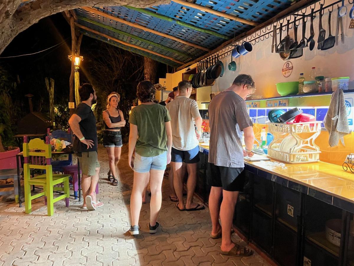 Hostel Candelaria Валядолид Екстериор снимка