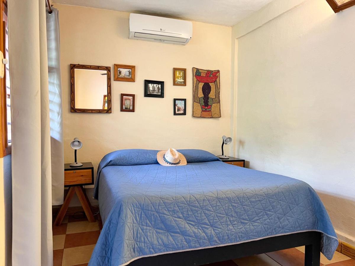 Hostel Candelaria Валядолид Екстериор снимка