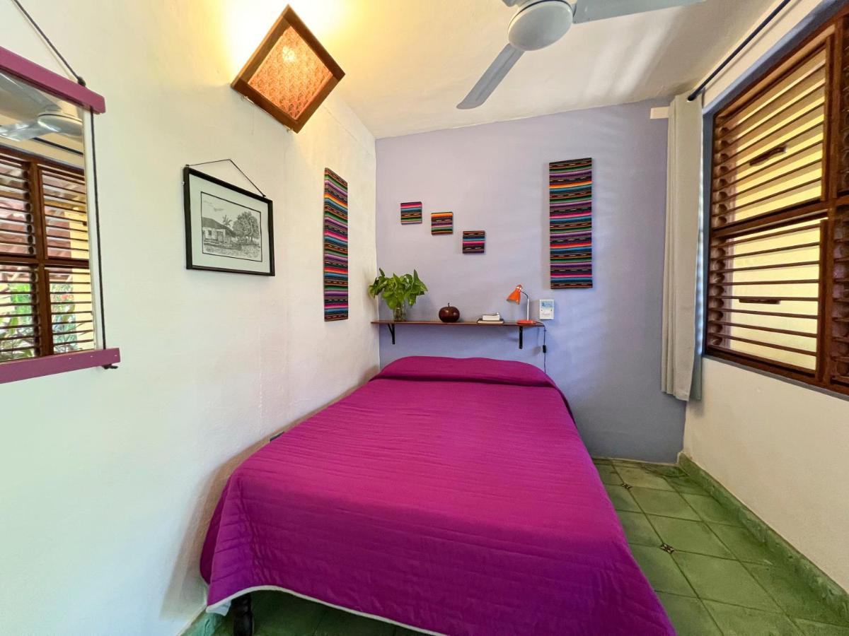 Hostel Candelaria Валядолид Екстериор снимка