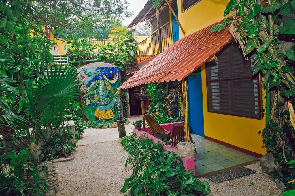 Hostel Candelaria Валядолид Екстериор снимка