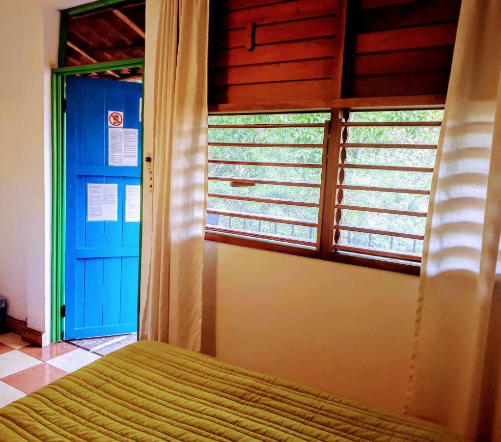 Hostel Candelaria Валядолид Екстериор снимка